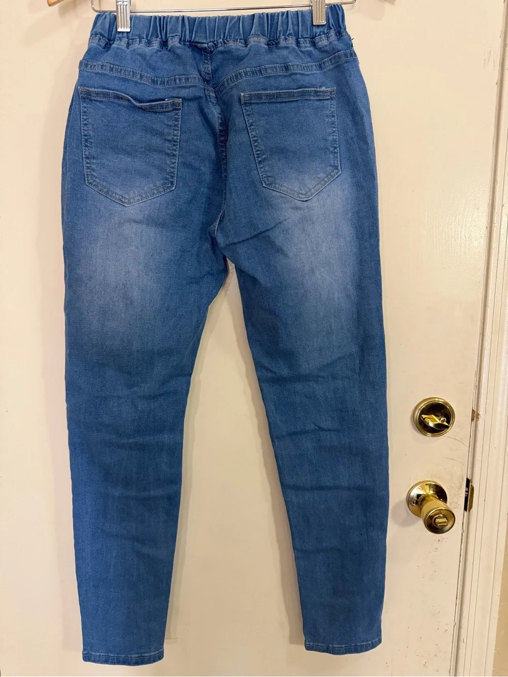 California Vintage Women’s Blue Distressed Pull-On Jeans (280)